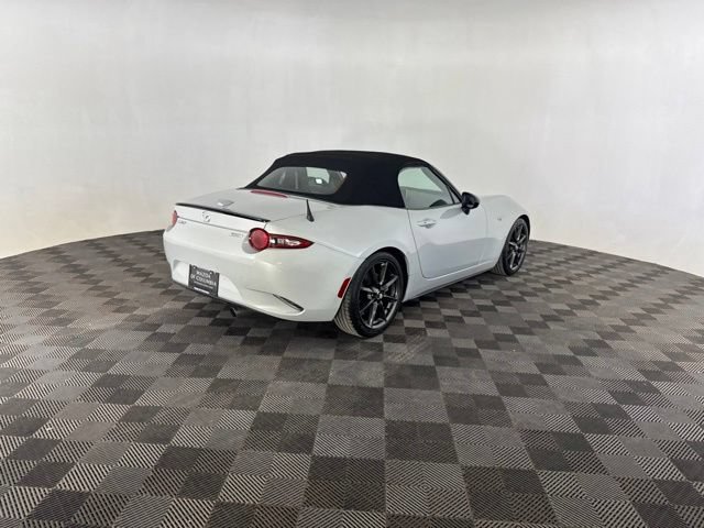 Used 2016 MAZDA MX-5 Miata Club RWD image 5