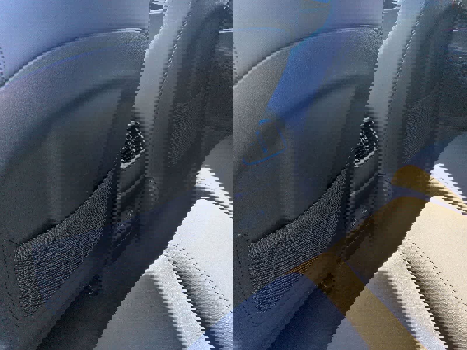 Used 2020 Kia Sorento S image 17