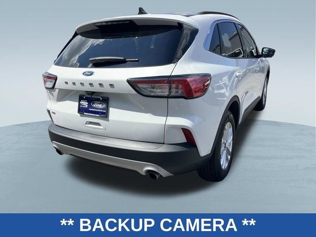 Used 2020 Ford Escape SE FWD image 3