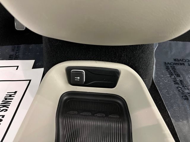 Used 2024 Chrysler Pacifica Touring-L FWD image 30