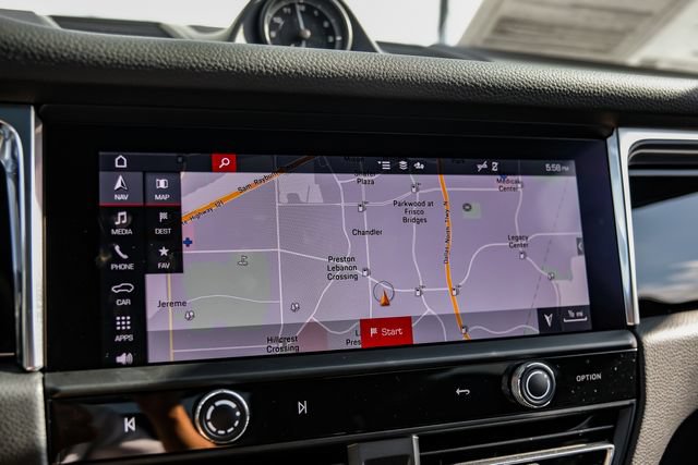 Used 2025 Porsche Macan AWD/4WD image 25