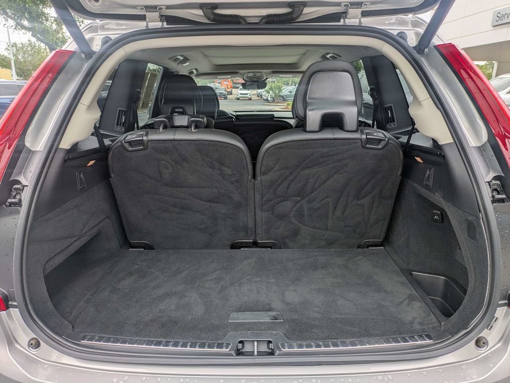 Certified 2025 Volvo XC90 B5 Core AWD/4WD image 13