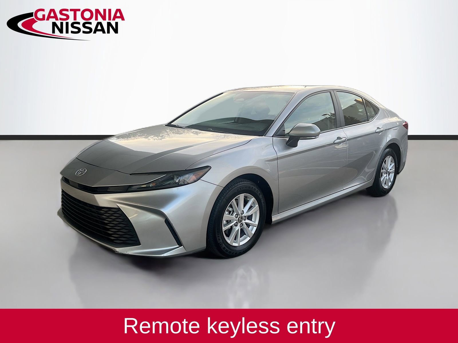 Used 2025 Toyota Camry LE video 3