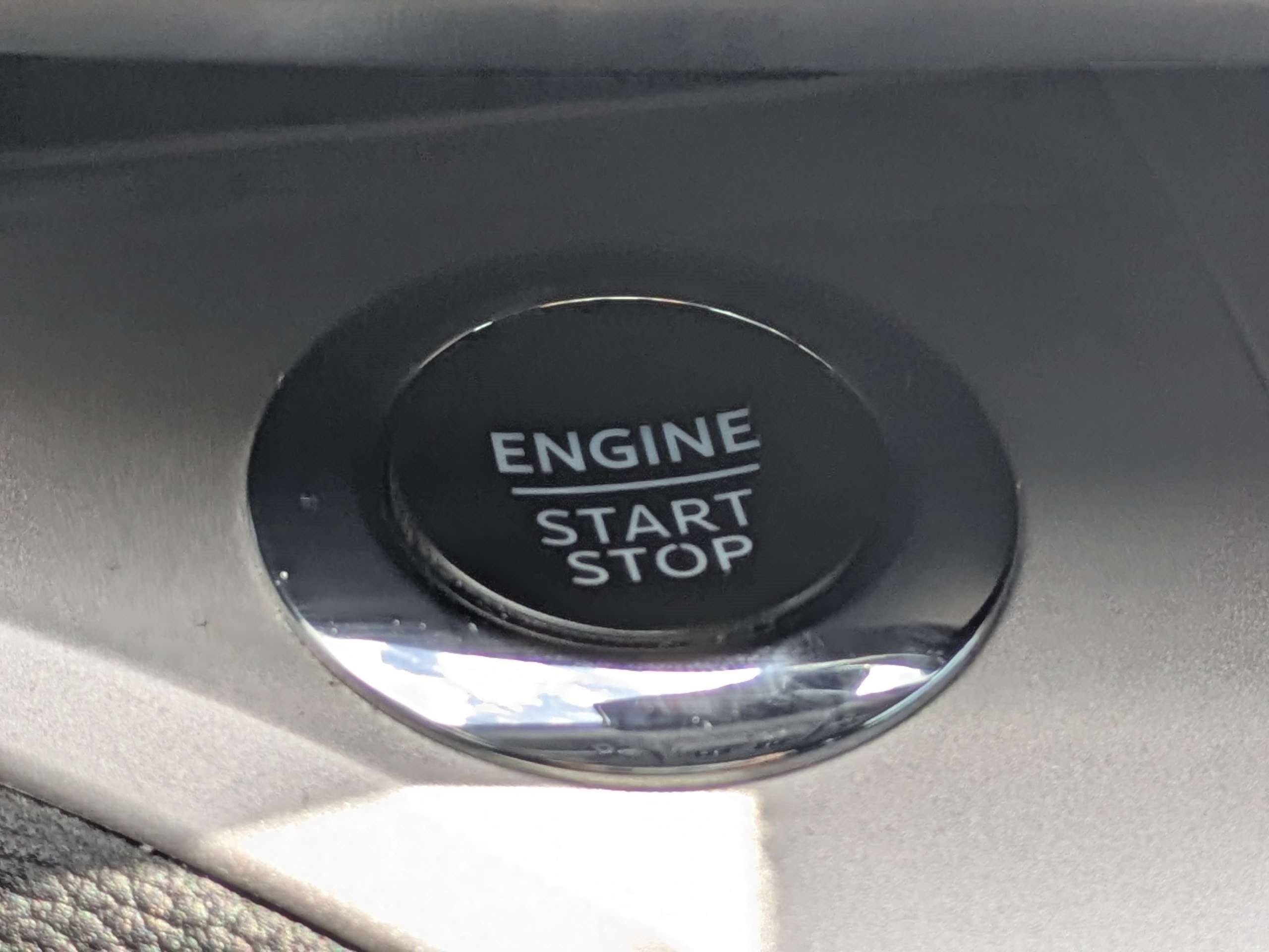 Used 2023 Ford Explorer XLT w/ Equipment Group 202A RWD image 28