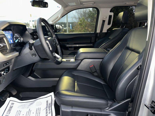 Used 2024 Ford Expedition Max XLT image 9