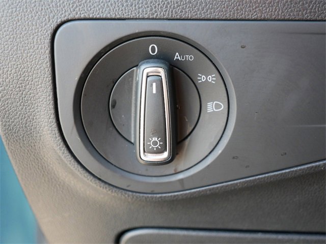 Used 2021 Volkswagen Tiguan SE image 25