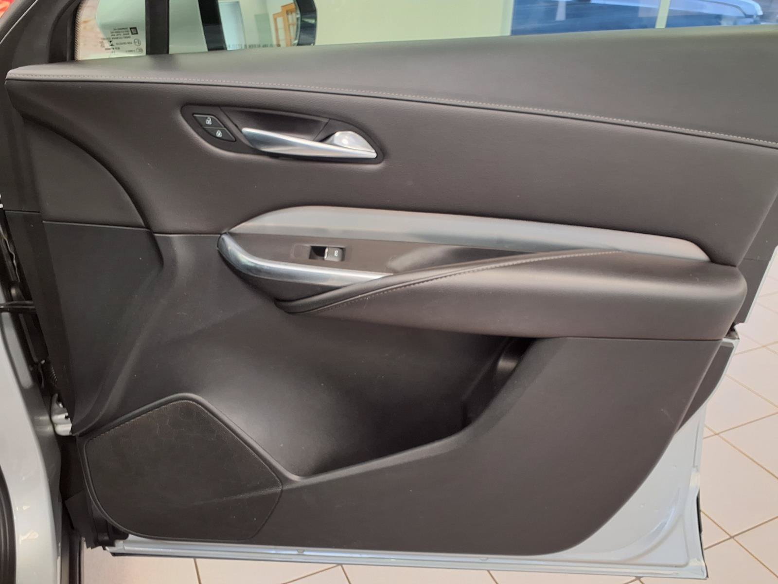 Used 2021 Cadillac XT4 Premium Luxury FWD image 12