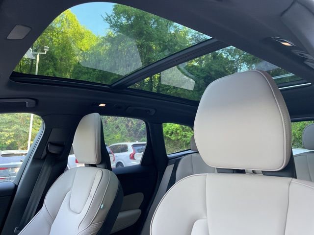 Certified 2026 Volvo XC60 B5 Plus w/ Climate Package AWD/4WD image 22