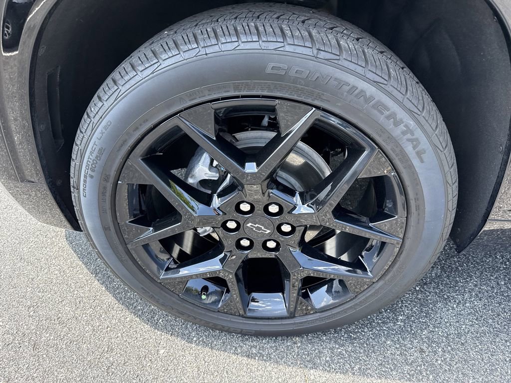 Used 2026 Chevrolet Traverse RS w/ LPO, Floor Liner Package FWD image 11