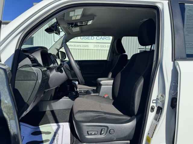 Used 2024 Toyota 4Runner TRD Off-Road image 13