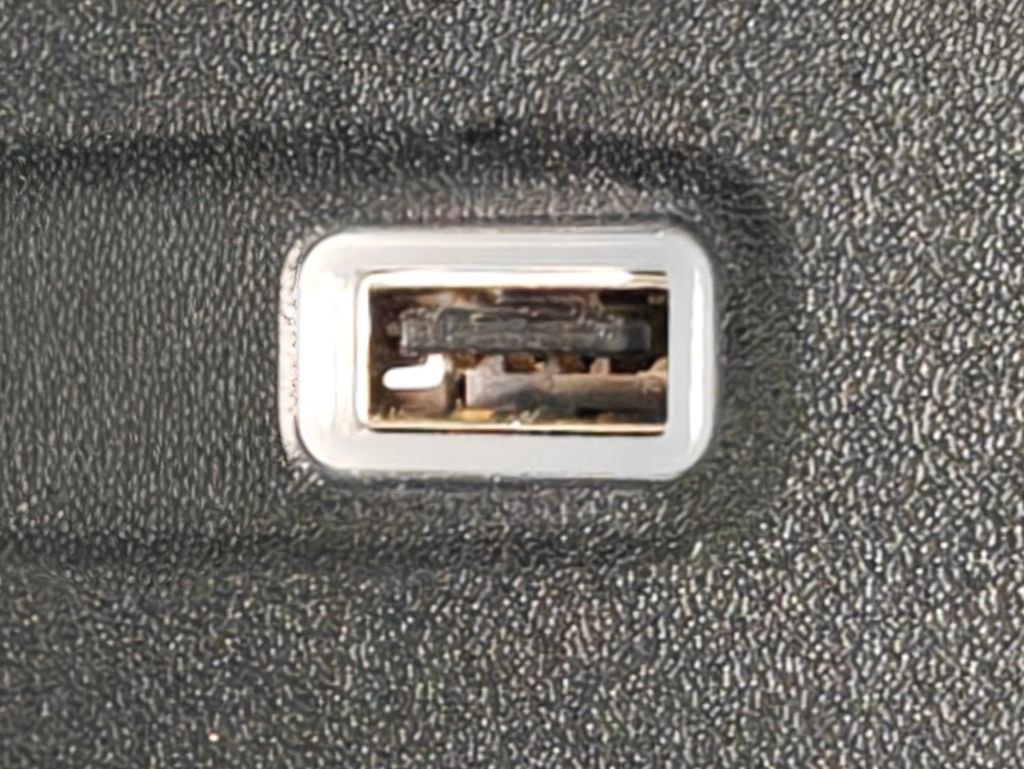 Used 2025 Chrysler Pacifica Limited image 40