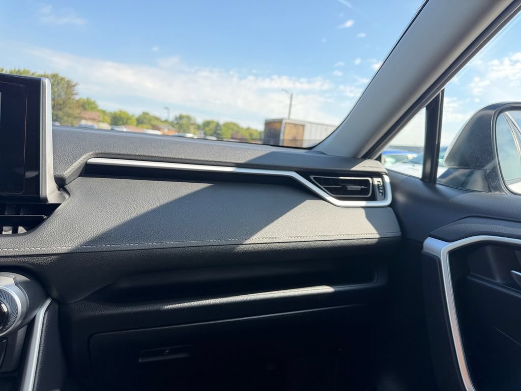 Used 2024 Toyota RAV4 XLE FWD image 18