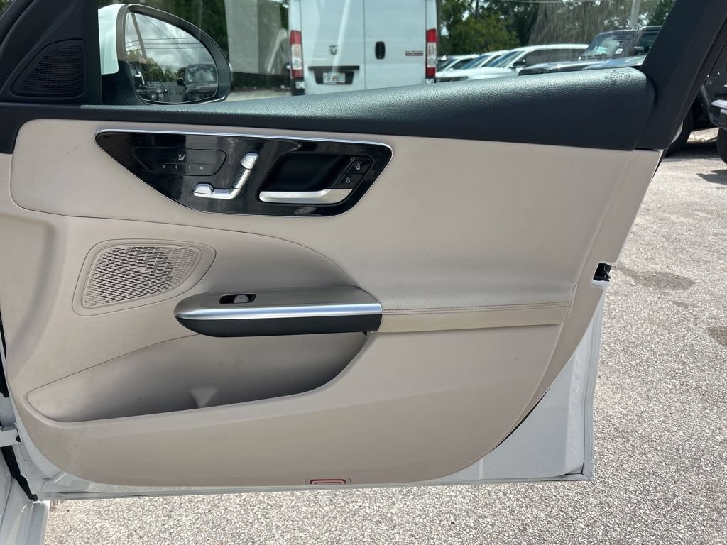Used 2025 Mercedes-Benz C 300 Sedan image 25