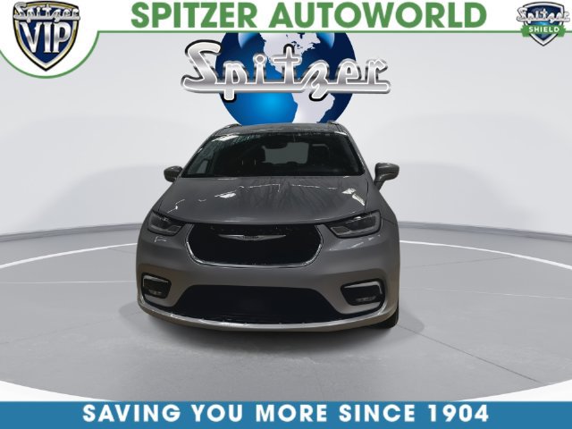 Used 2021 Chrysler Pacifica Touring-L FWD image 7