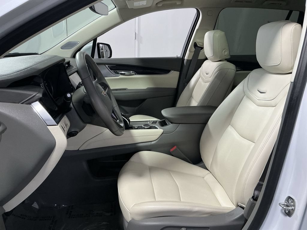 Used 2025 Cadillac XT6 Premium Luxury w/ LPO, Floor Liner Package AWD/4WD image 14