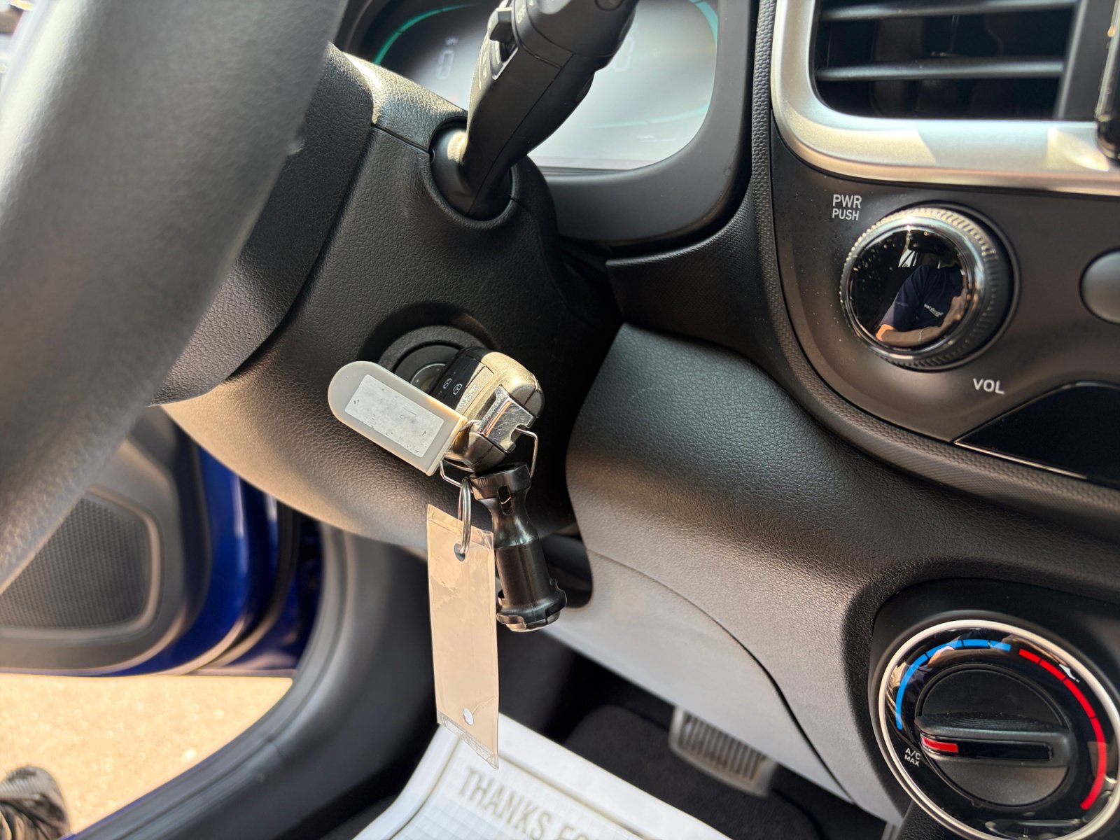 Certified 2025 Hyundai Venue SE FWD image 28