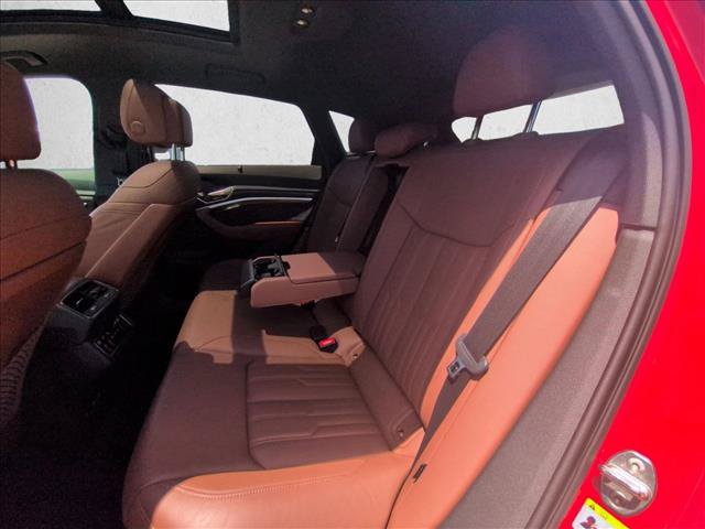 Used 2019 Audi e-tron Prestige w/ Prestige Package AWD/4WD image 18