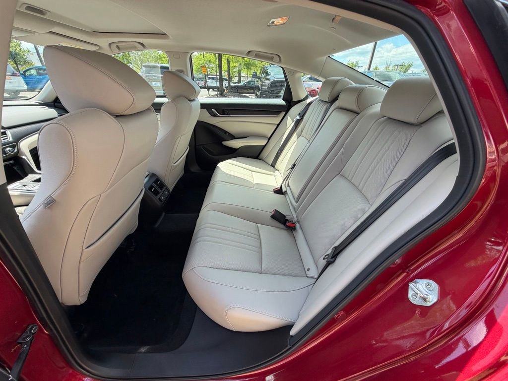 Used 2022 Honda Accord Touring image 16