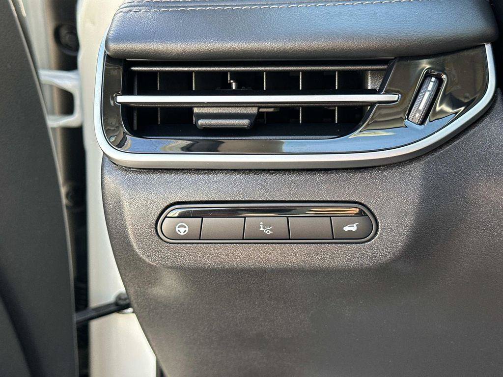 Used 2025 INFINITI QX60 Sensory w/ Vision Package AWD/4WD image 19