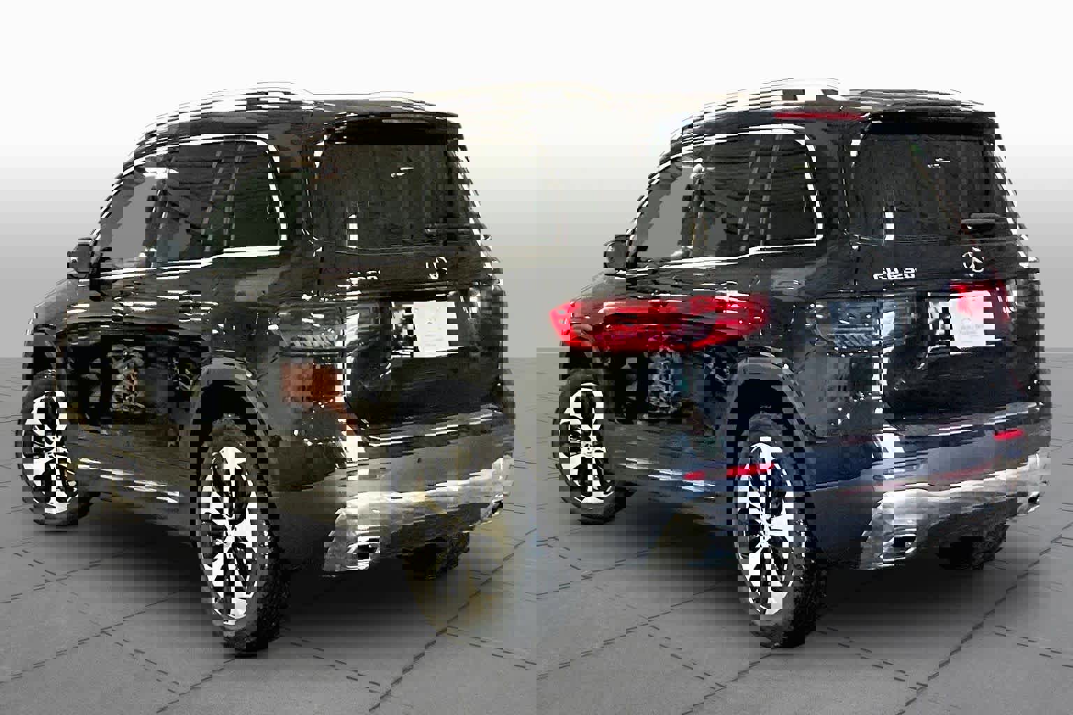 New 2026 Mercedes-Benz GLB 250 4MATIC image 4