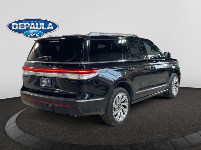 Used 2024 Lincoln Navigator Reserve AWD/4WD image 7
