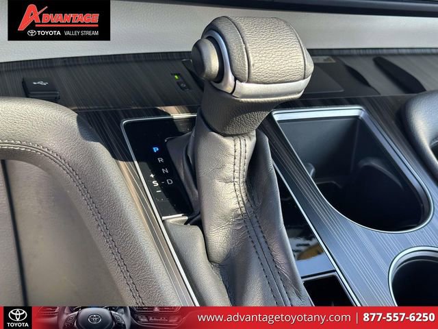 Used 2022 Toyota Sienna Platinum image 37