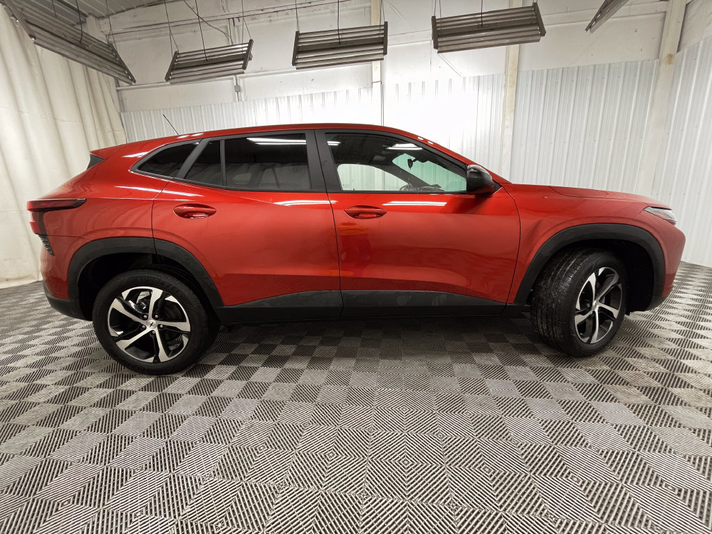 Used 2024 Chevrolet Trax RS w/ Driver Confidence Package FWD image 15