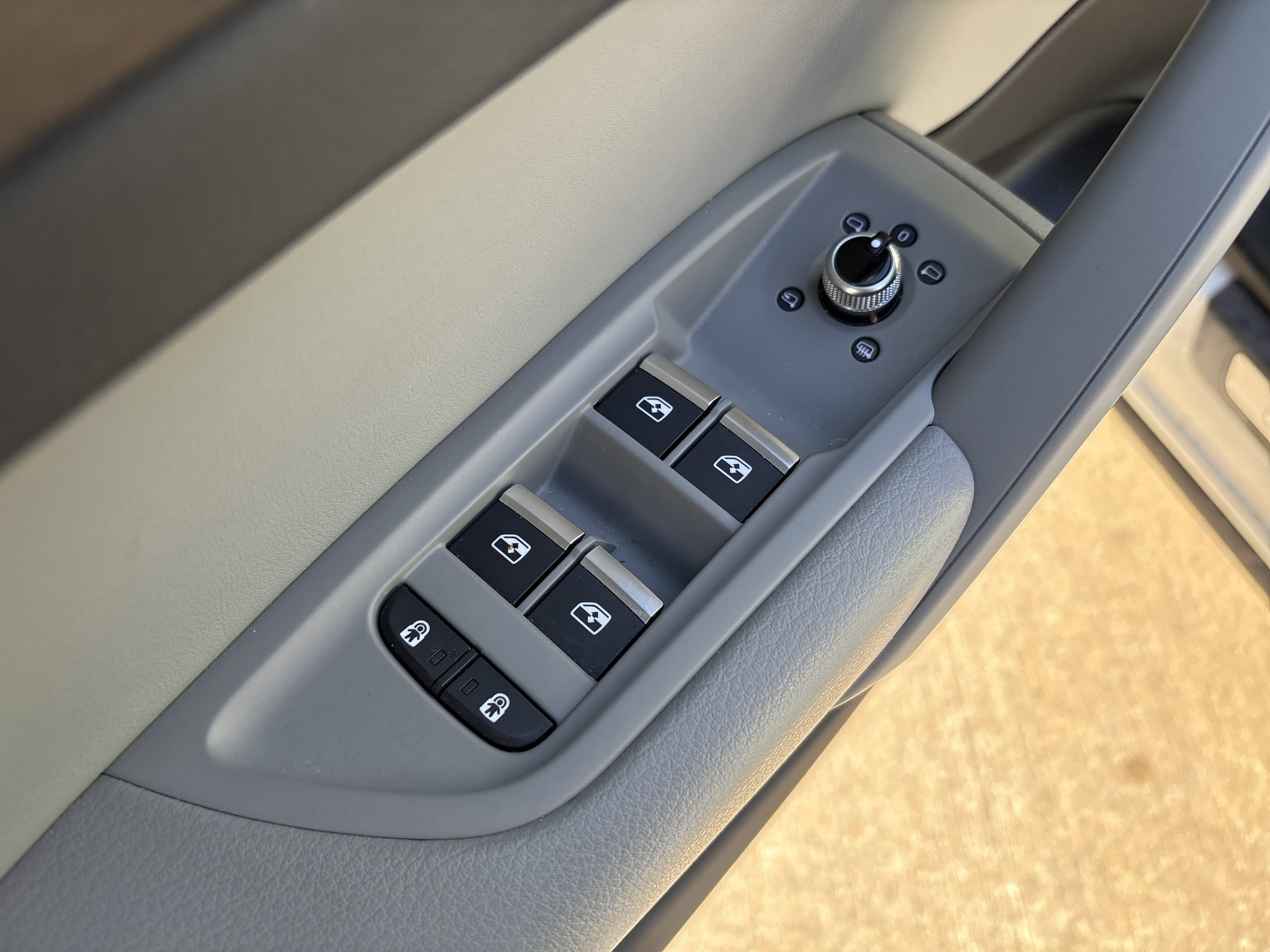 Used 2024 Audi Q5 2.0T Premium w/ Convenience Package image 15