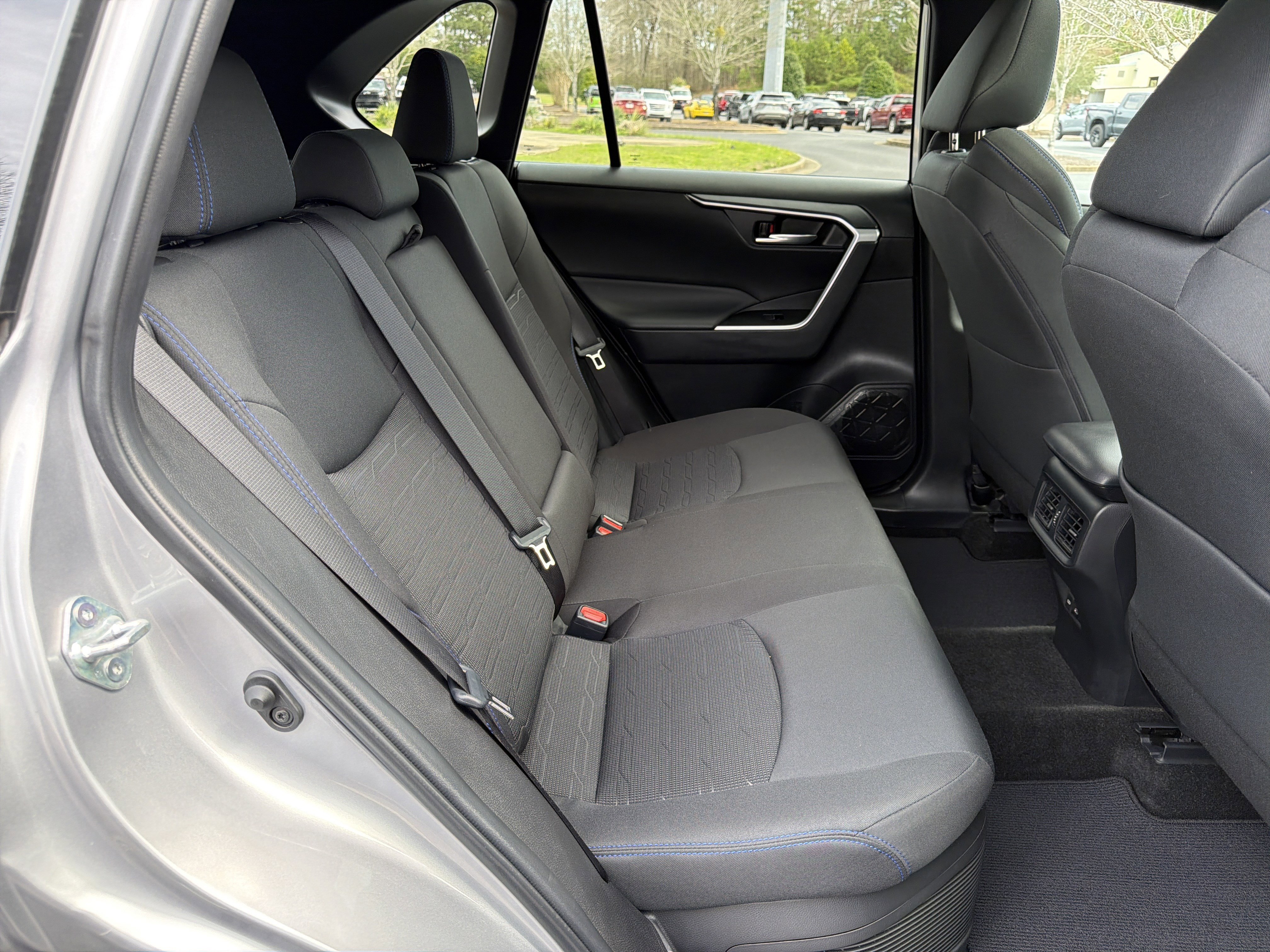 Used 2024 Toyota RAV4 SE w/ Convenience Package AWD/4WD image 15