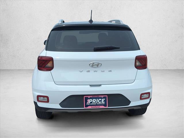 Used 2023 Hyundai Venue Limited FWD image 6