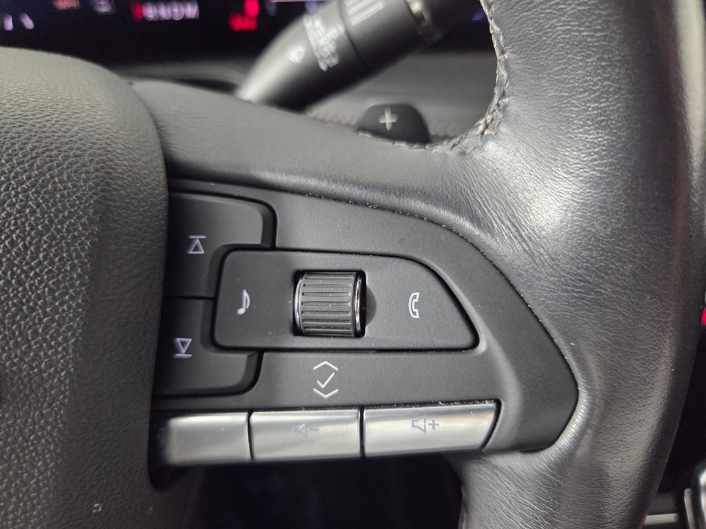 Used 2024 Cadillac XT4 Premium Luxury FWD image 17