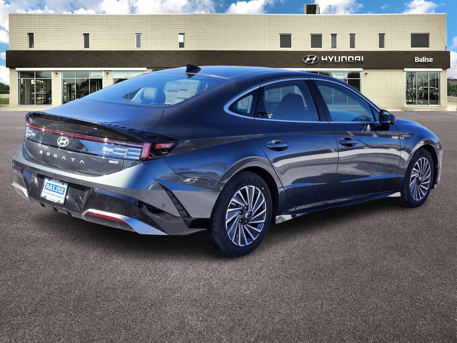New 2026 Hyundai Sonata Limited FWD image 3