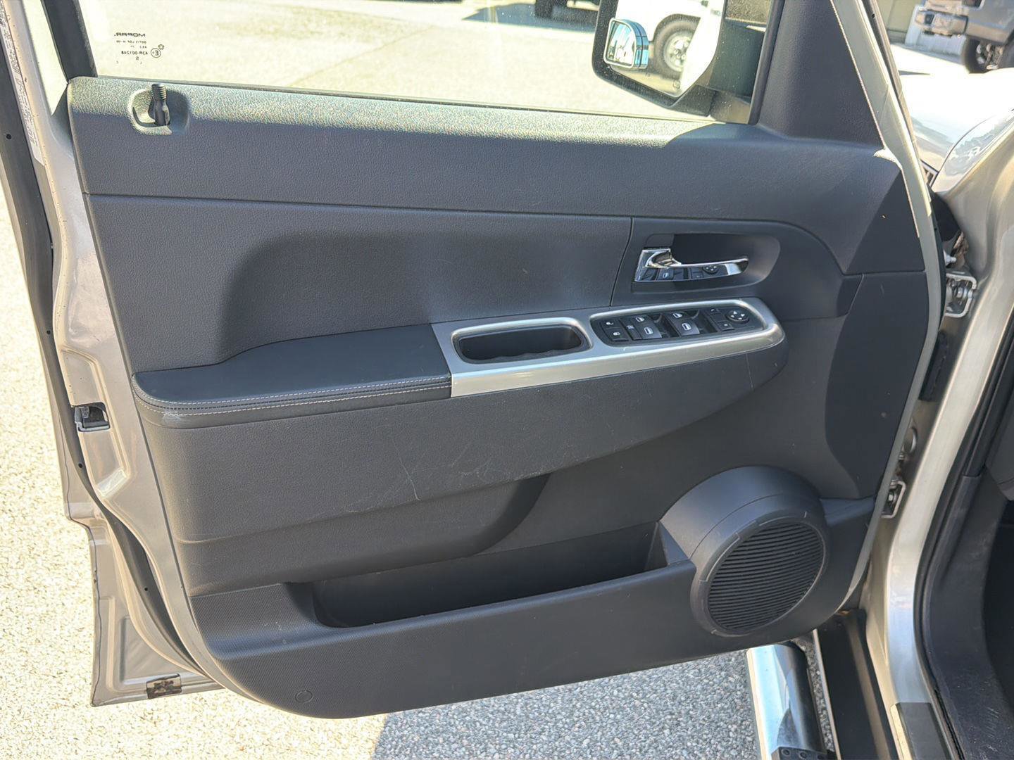 Used 2009 Jeep Liberty Limited w/ Premium Group II AWD/4WD image 15