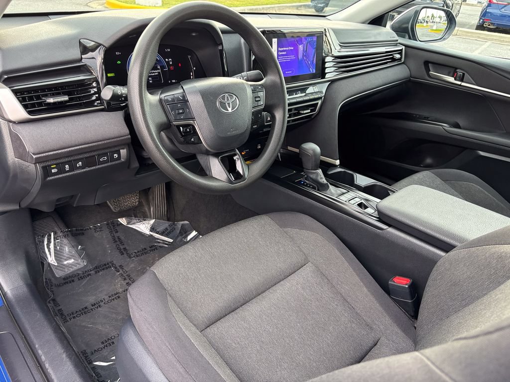 Used 2025 Toyota Camry LE FWD image 15