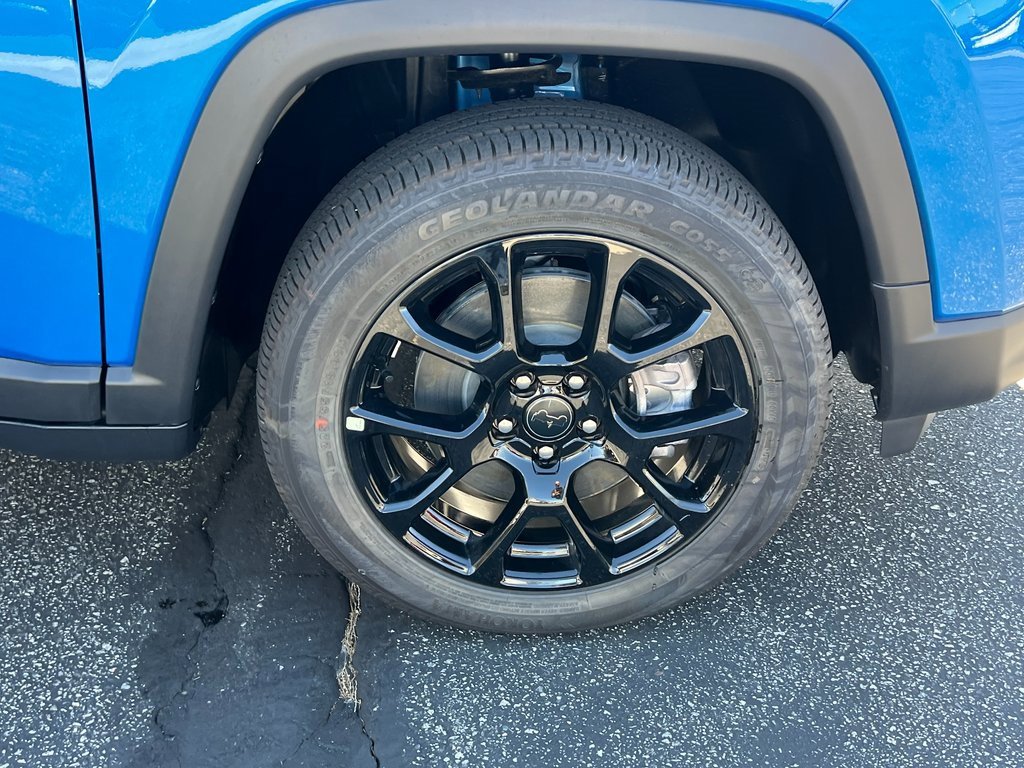 New 2026 Jeep Compass Latitude image 11