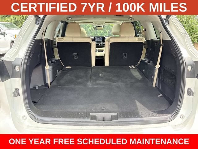Used 2021 Toyota Highlander XLE AWD/4WD image 12