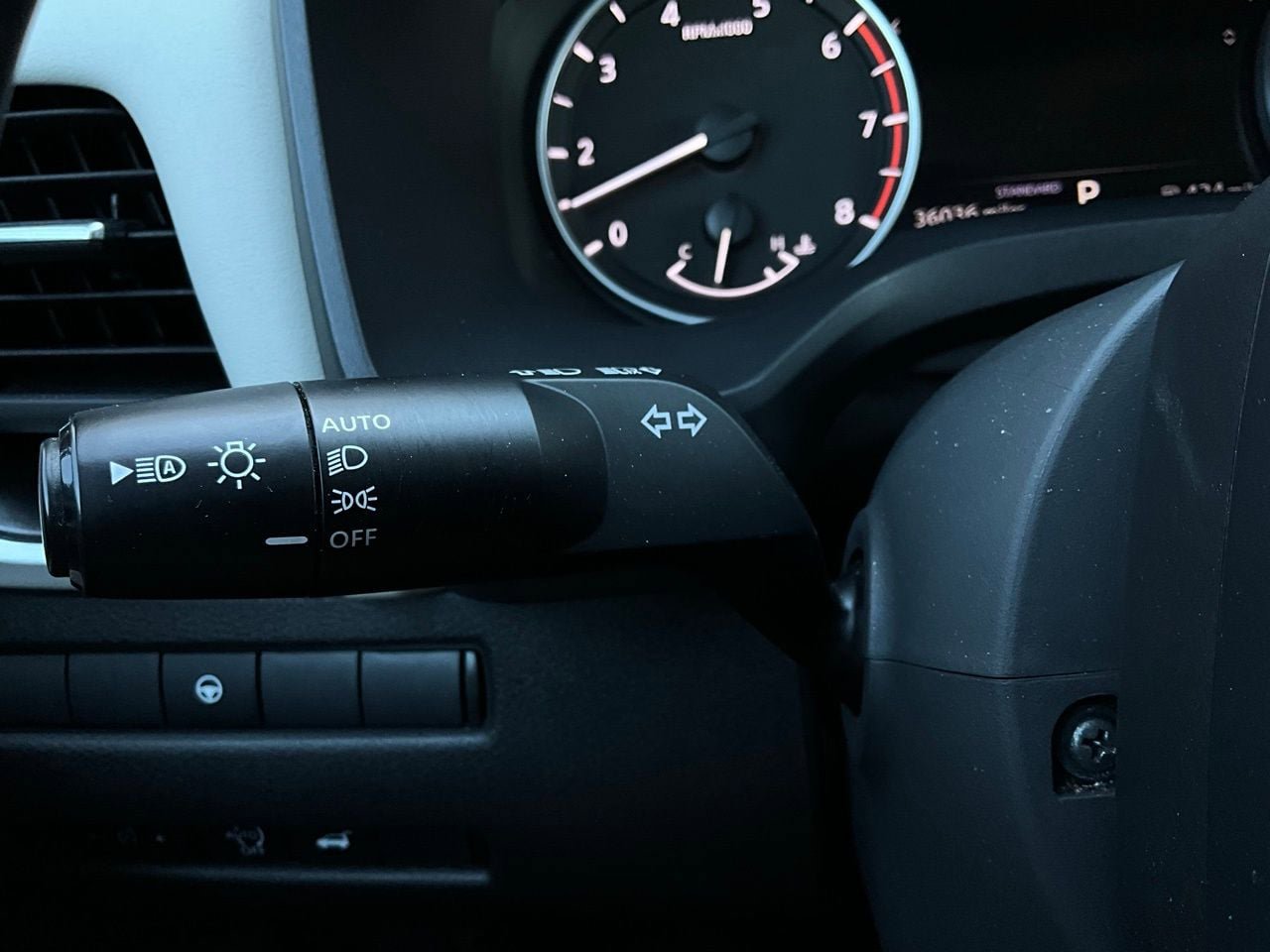 Used 2025 Nissan Rogue SV FWD image 34