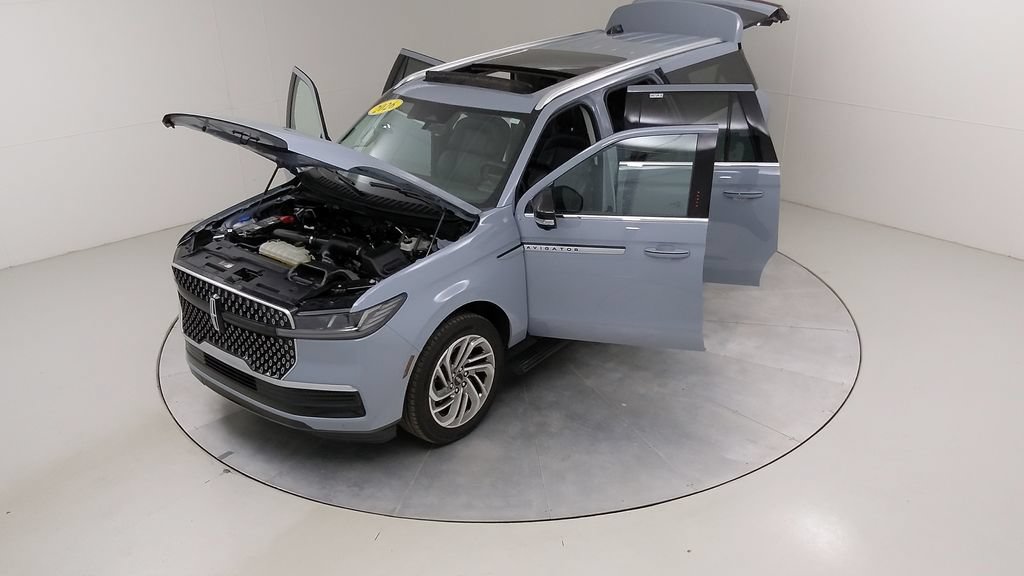 Used 2026 Lincoln Navigator L Reserve AWD/4WD image 60