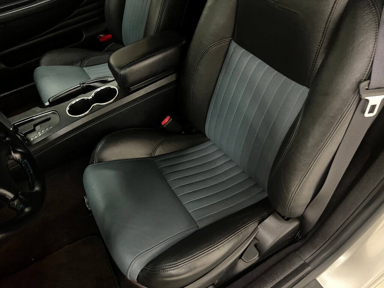Used 2005 Ford Thunderbird RWD image 82