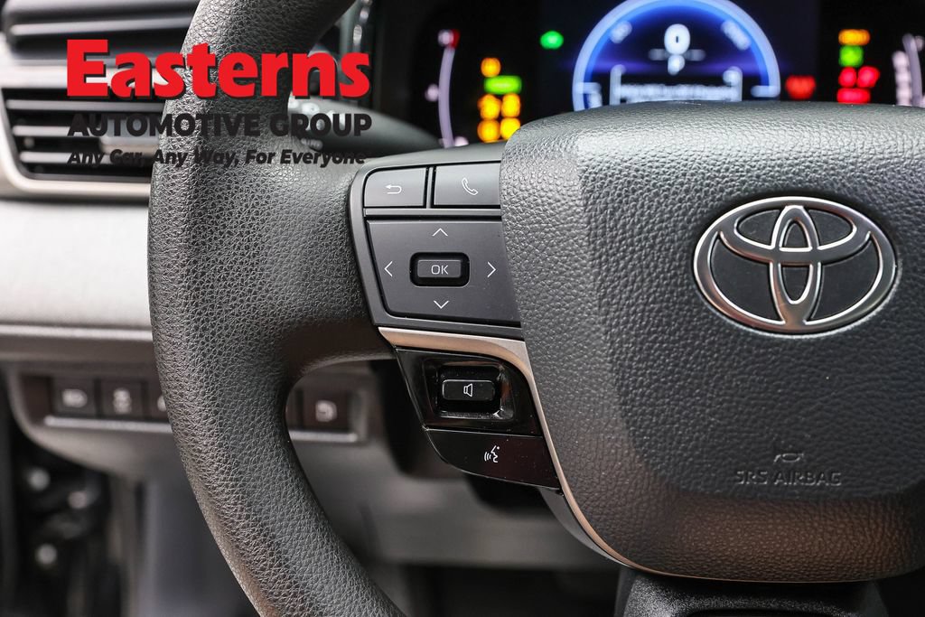 Used 2025 Toyota Camry LE FWD image 14