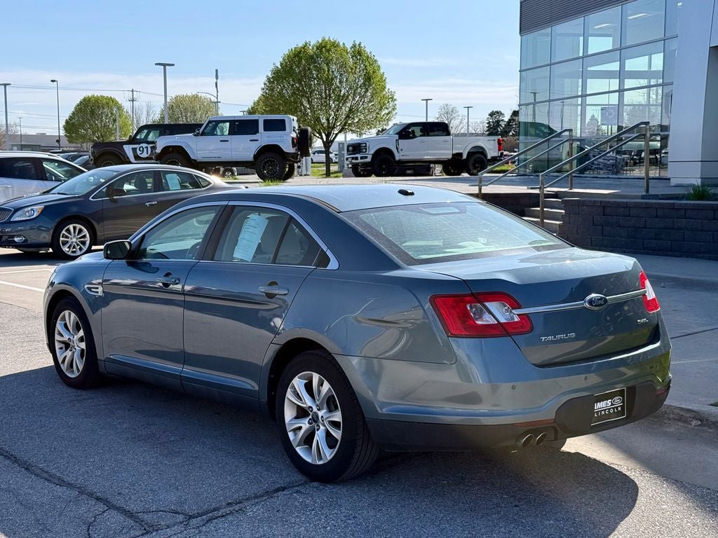 Used 2010 Ford Taurus SEL FWD image 4