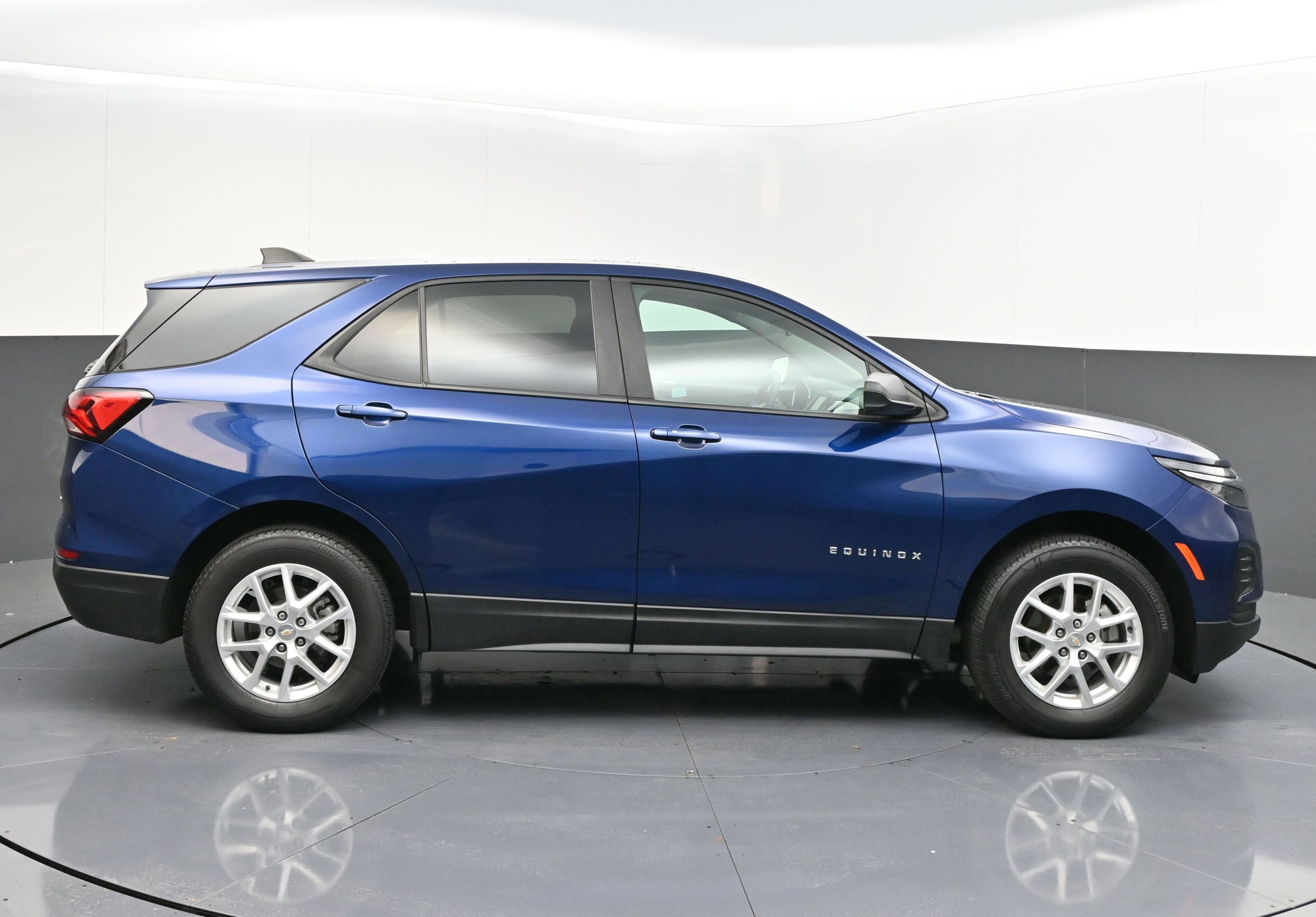 Certified 2022 Chevrolet Equinox LS w/ LS Convenience Package AWD/4WD image 8