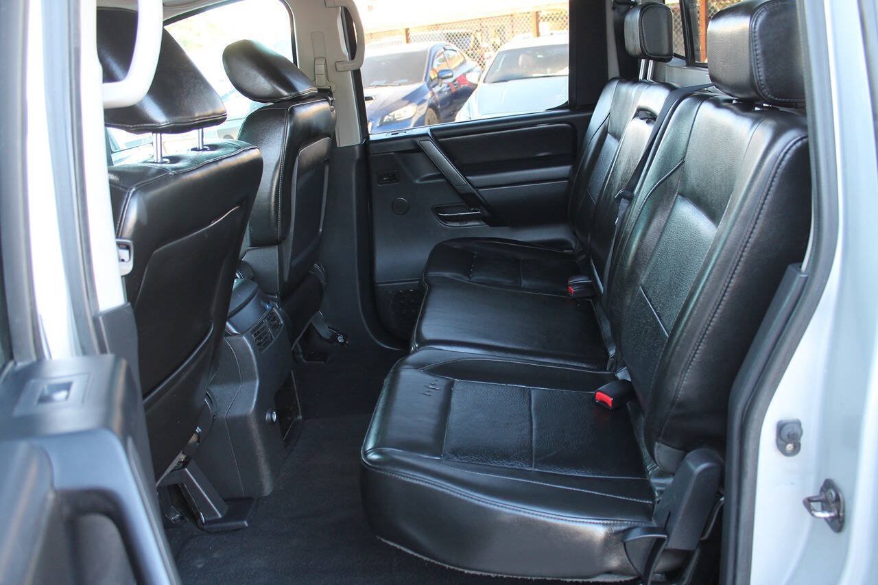 Used 2010 Nissan Titan LE w/ Technology Pkg RWD image 28