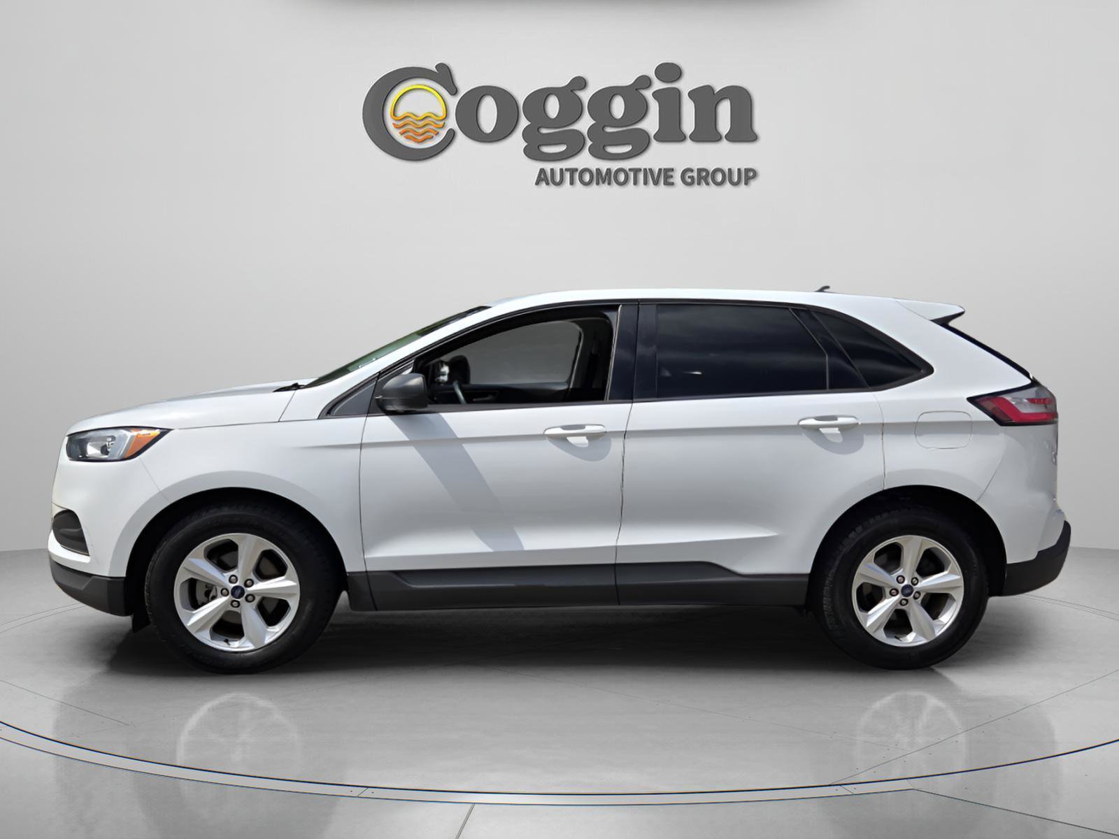 Used 2020 Ford Edge SE FWD image 2