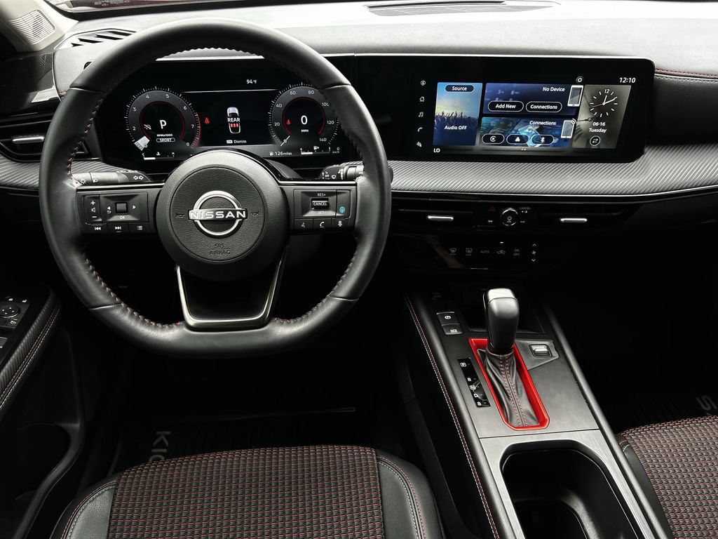 Used 2025 Nissan Kicks SR FWD image 13