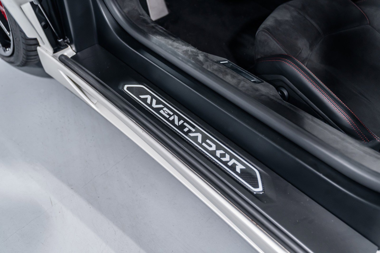 Used 2016 Lamborghini Aventador LP 700-4 image 22