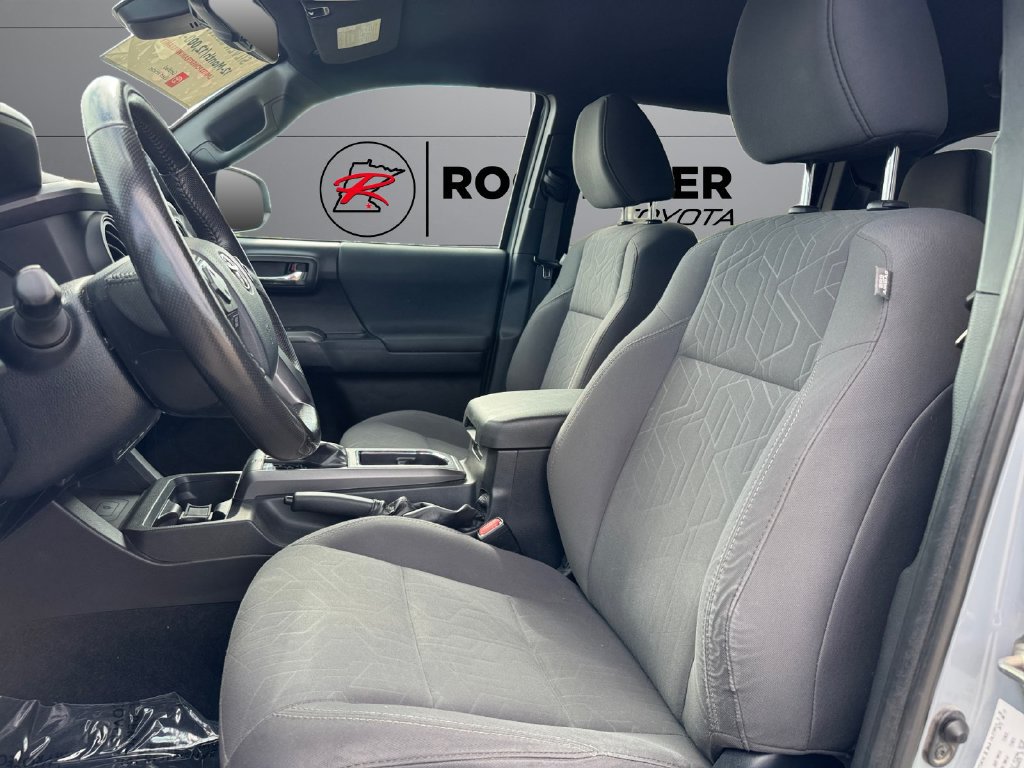 Certified 2019 Toyota Tacoma TRD Off-Road AWD/4WD image 10