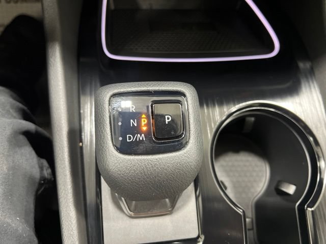 Used 2025 Nissan Rogue SL AWD/4WD image 18