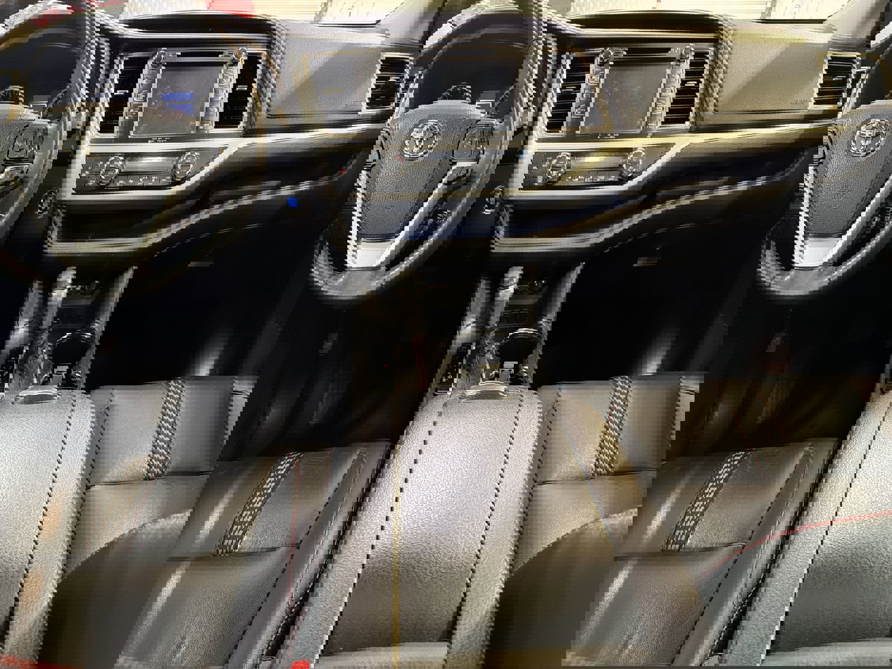 Used 2019 Toyota Highlander SE image 22