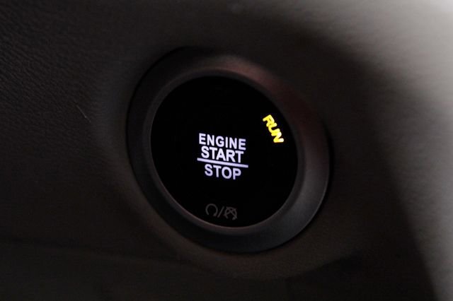 Used 2024 Chrysler Pacifica Touring-L image 36